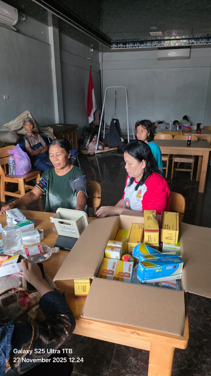 Kabupaten Tapanuli Tengah - Posko Kesehatan, bantuan logistik, 1000 pcs pakaian baru, perlengkapan mandi